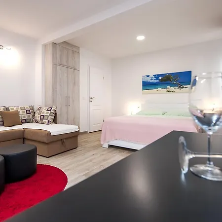 La Svalba & 게스트하우스 로비니