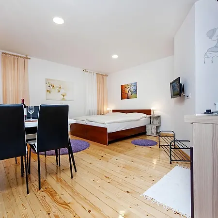 Gasthuis La Svalba & Rovinj