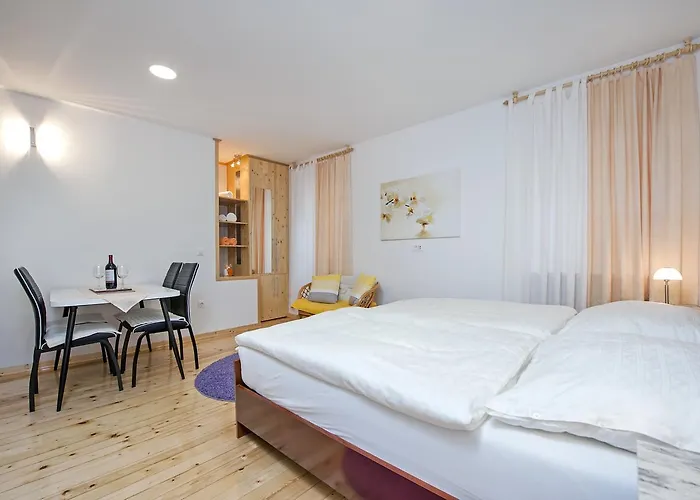 La Svalba & Gostinjska kuća 4*