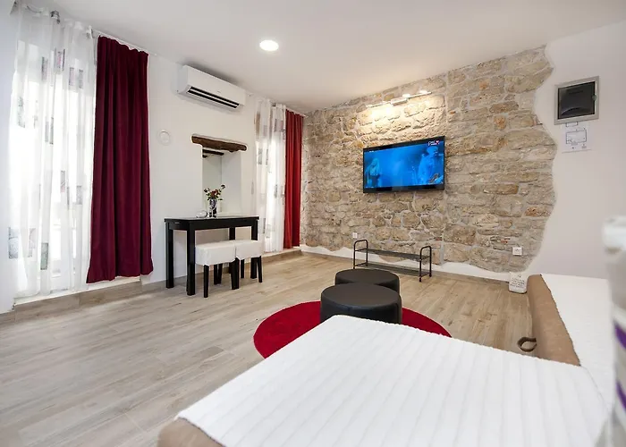 Gostinjska kuća La Svalba &