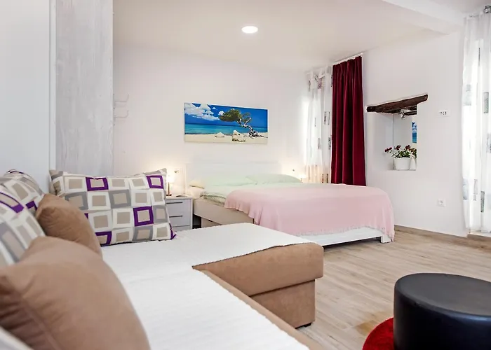 La Svalba & Gostinjska kuća 4*