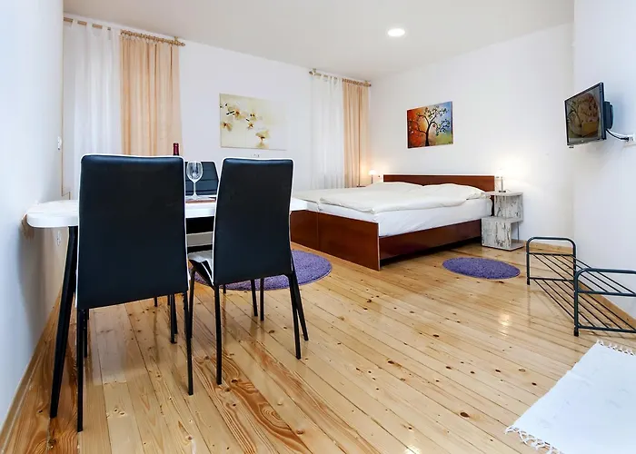 La Svalba & Gostinjska kuća