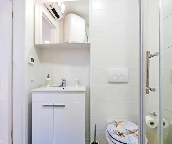 Gostinjska kuća La Svalba & 4*